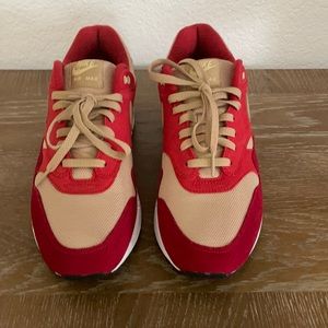 Nike Air Max 1 curry red